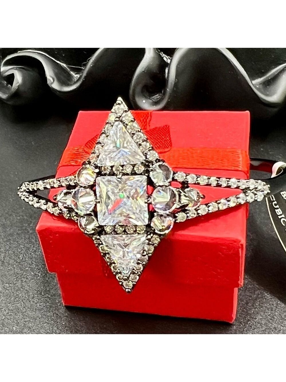Stunning Banana Republic Edwardian Bracelet w/ Round Square and Triangular CZs - Picture 8 of 11